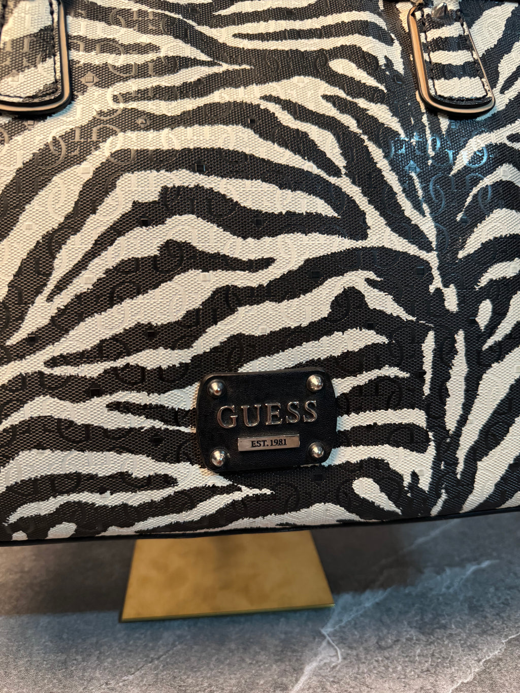 Bolso guess