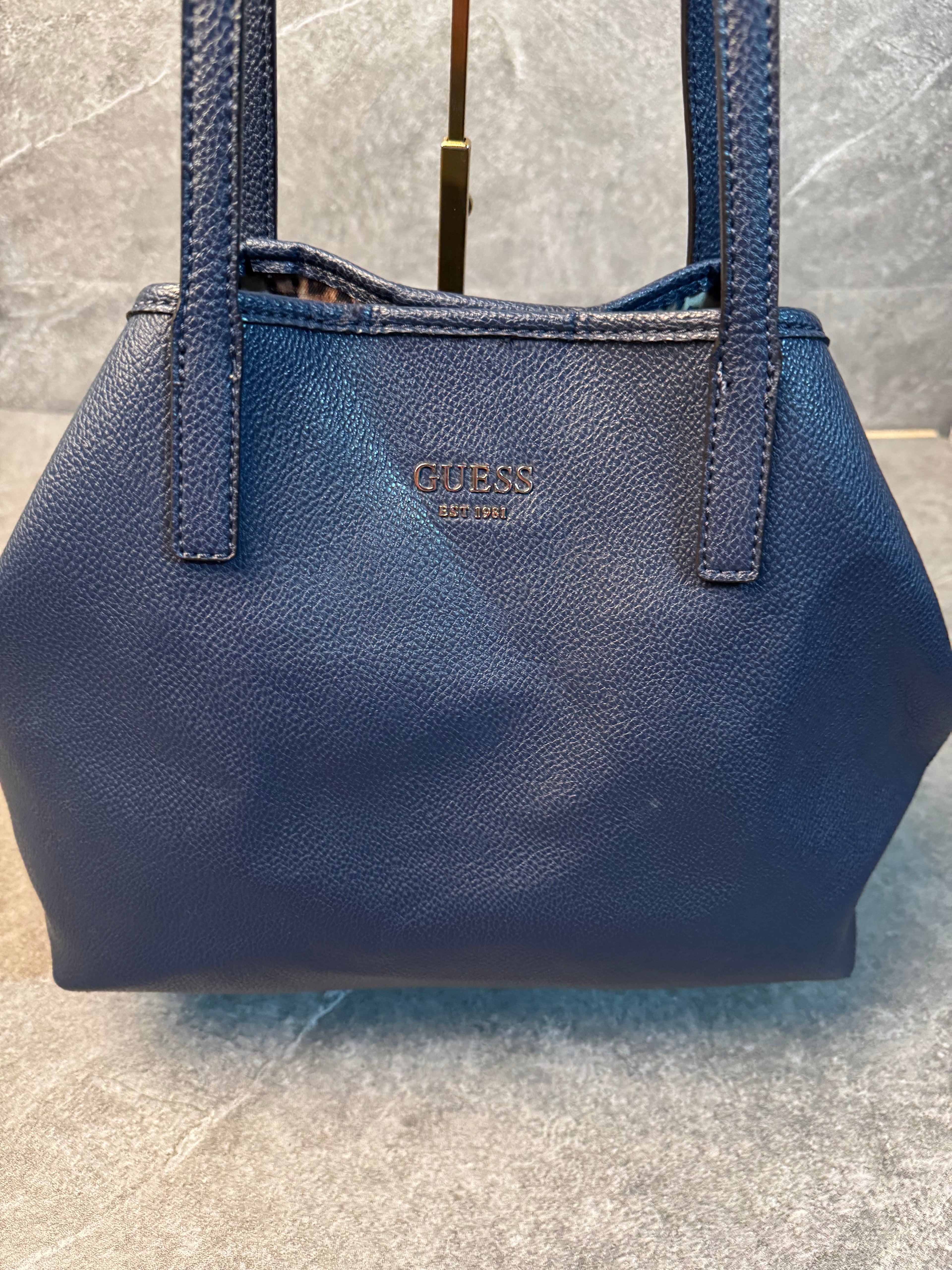 Bolso guess