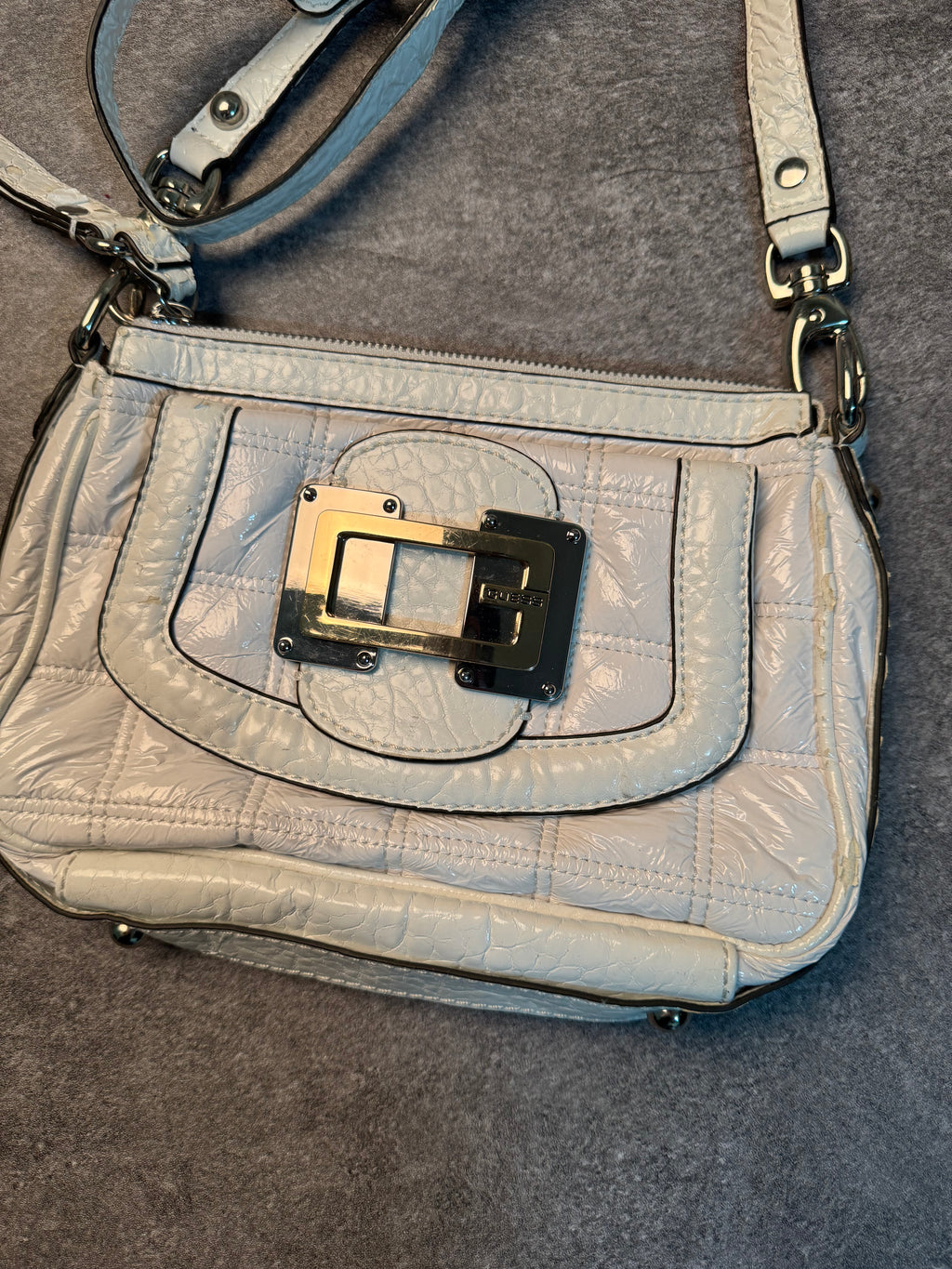 Bolso guess