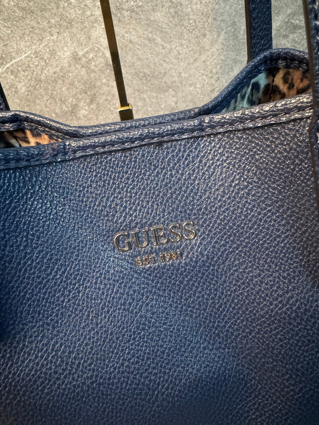 Bolso guess