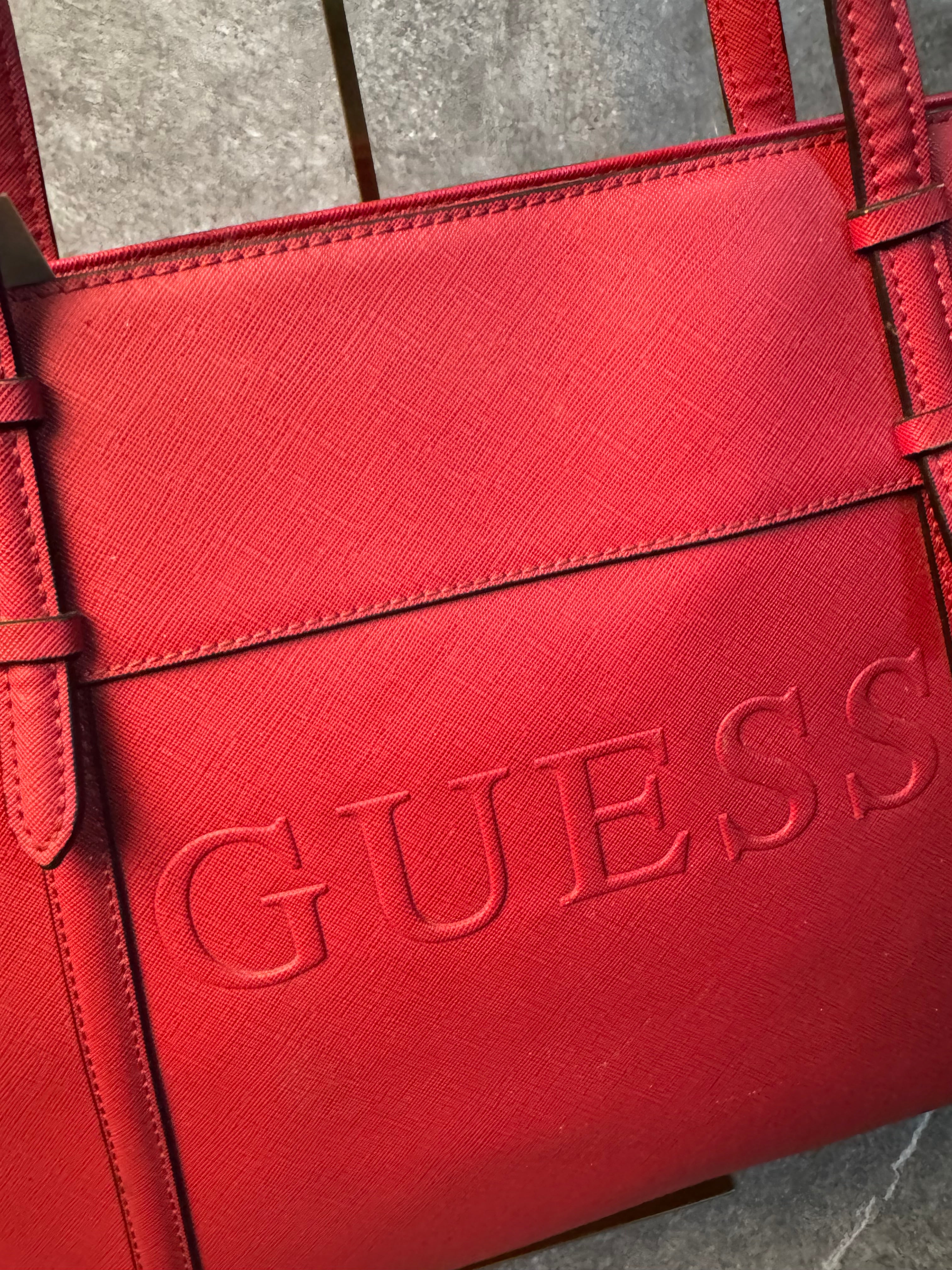 Bolso guess