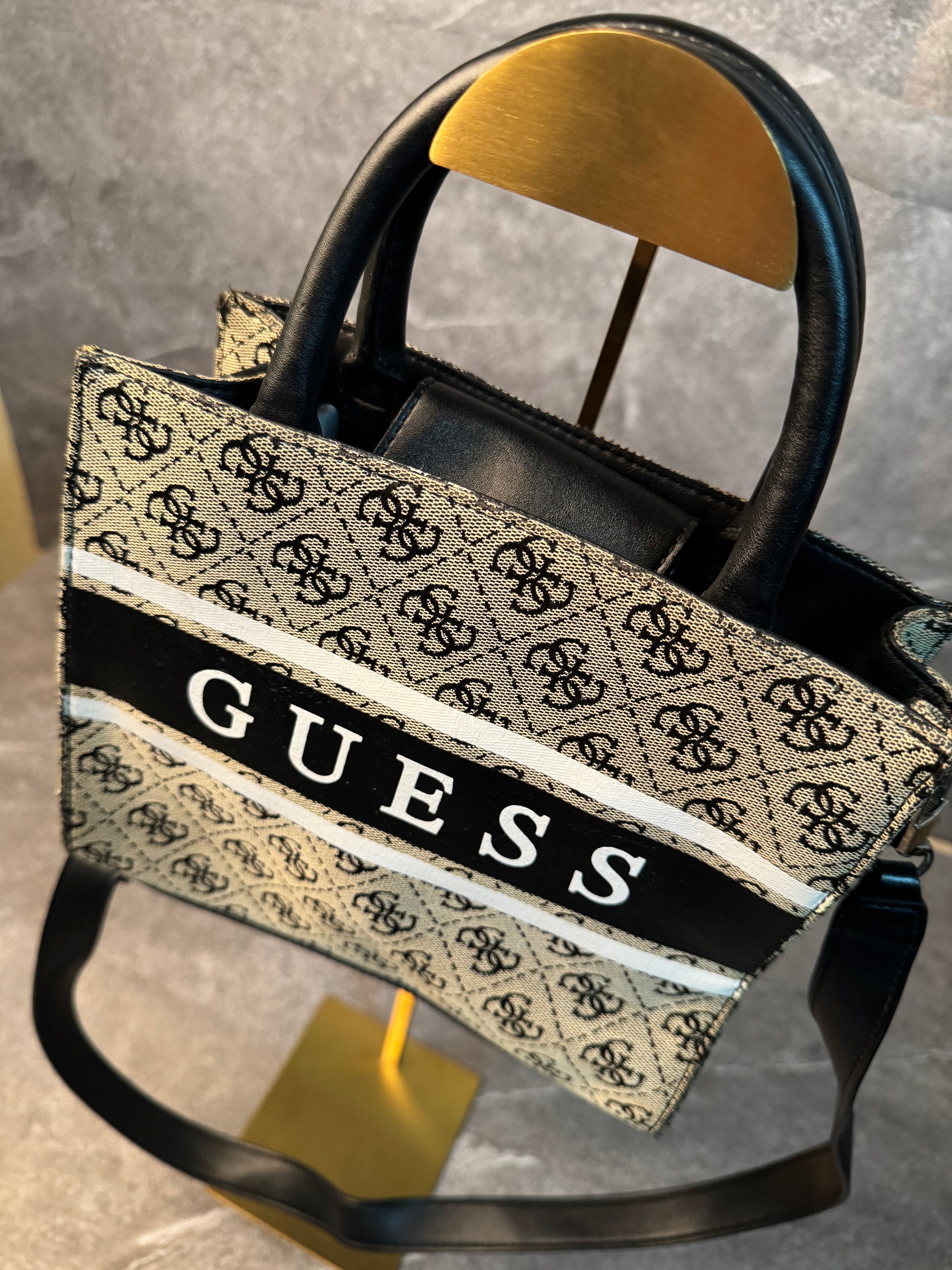 Bolso guess